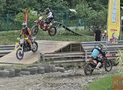 九游体育-包含摩托车赛夜战：燕山天虎队强势横扫云贵霹雳队，速度优势明显保级形势悄然变化的词条