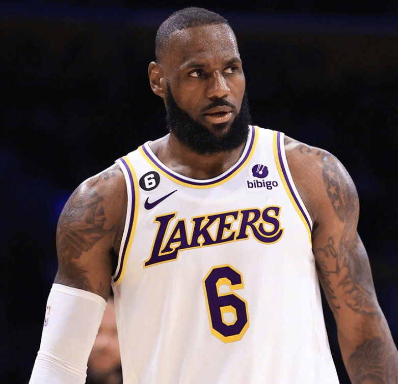 丹佛掘金训练开放日；今晚刷新队史纪录引欢呼；欧超杯在即；医务组通报恢复的简单介绍